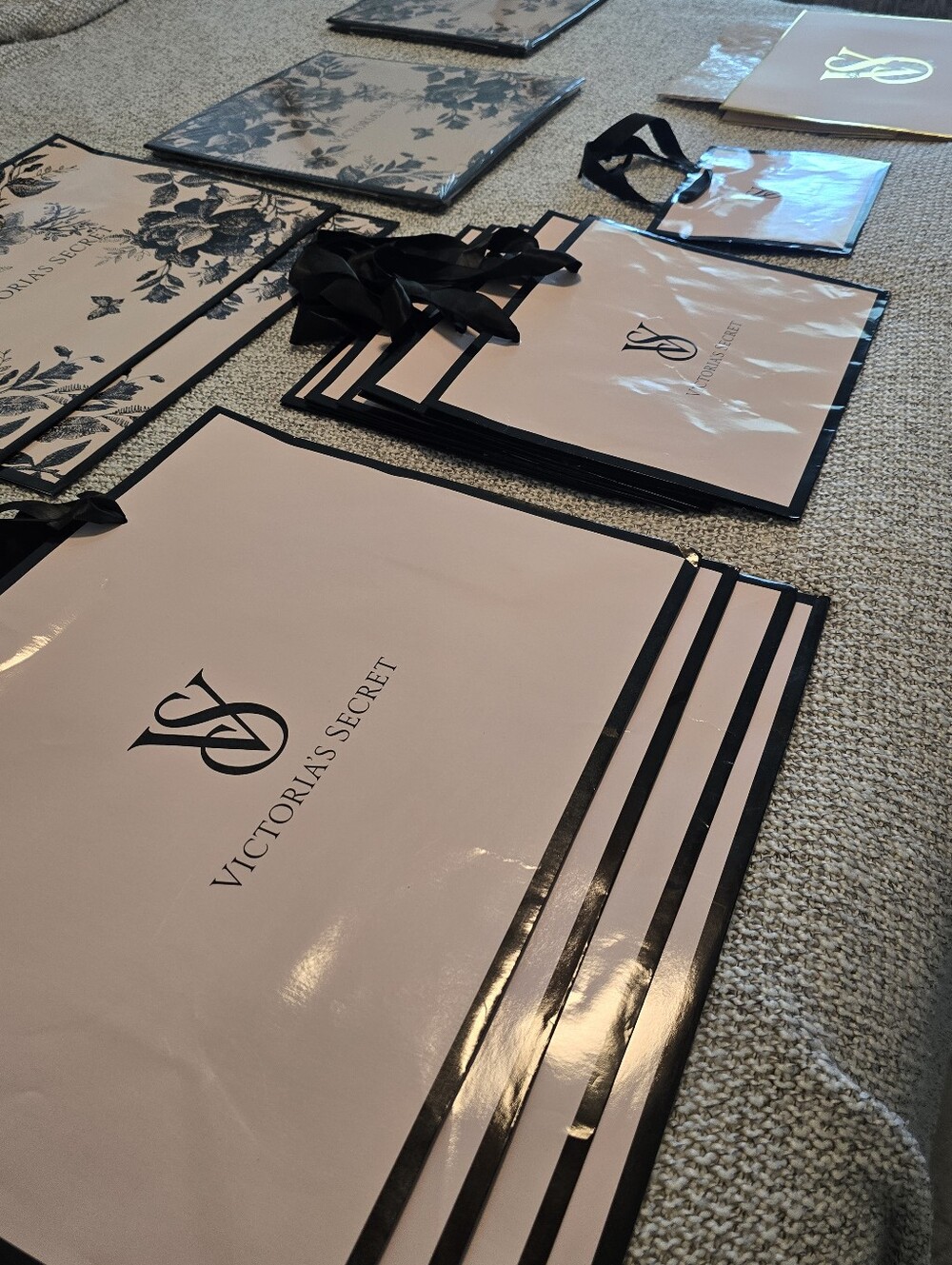 Victoria Secret Gift Bag & Gift Box Bundle